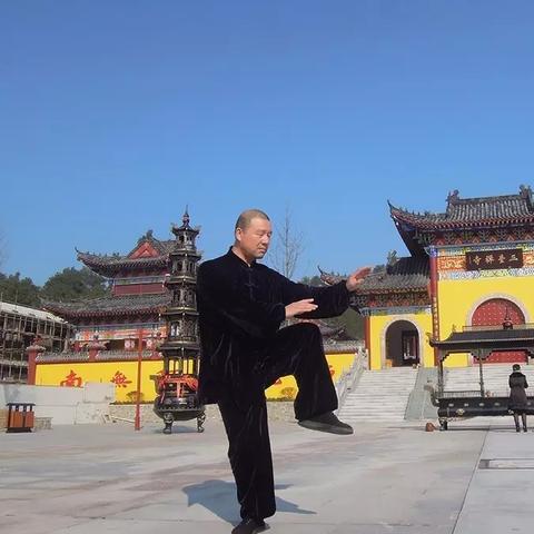 噩梦回廊攻略：探索迷幻世界，揭开恐怖谜团，勇敢闯入未知领域！